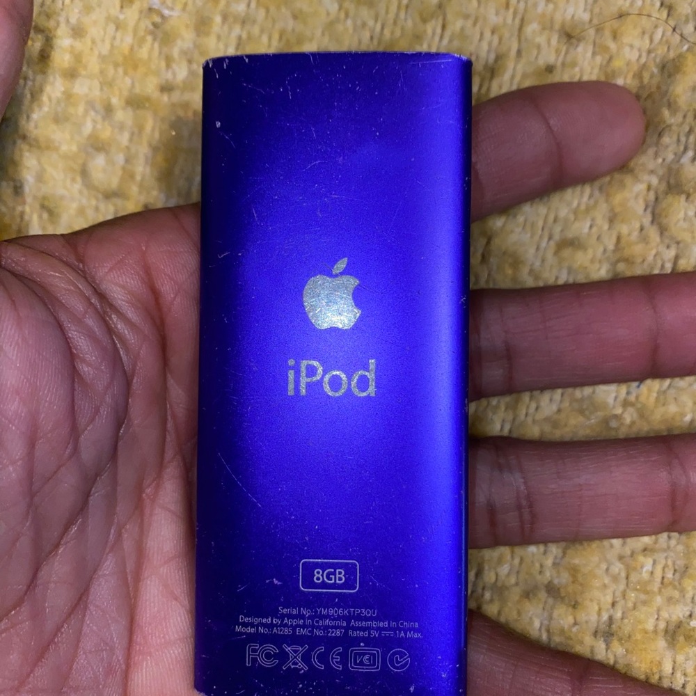 iPod Apple - Picture 2 of 2